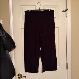 Women’s size 12 lululemon flare capri pants
